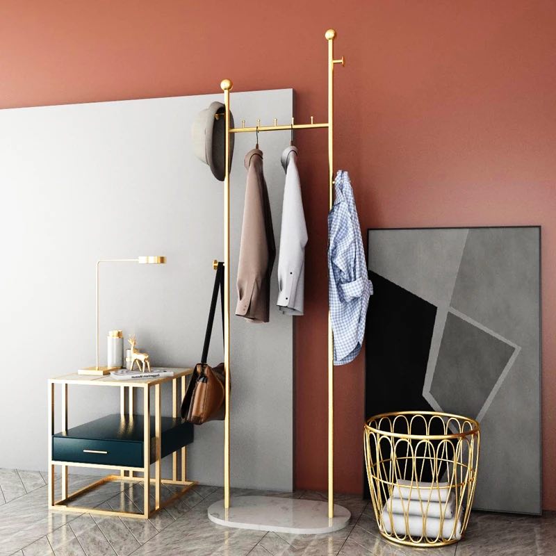 Clothes rack with basket and marble base (golden)