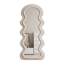 Load image into Gallery viewer, Wavy velvet mirror (Beige)
