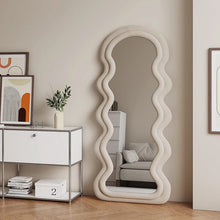 Load image into Gallery viewer, Wavy velvet mirror (Beige)
