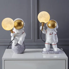 Load image into Gallery viewer, Space man table lamp
