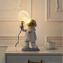 Load image into Gallery viewer, Space man table lamp
